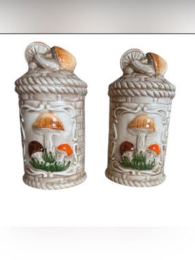 Hi Mark Salt & Pepper Shakers Mushroom Beige Orange Cottagecore Granny 70s Weave